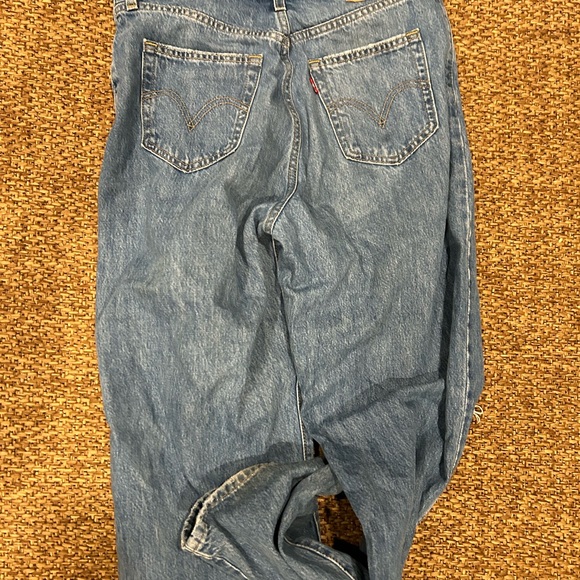 Levi’s light blue wide leg jeans. - Picture 3 of 4